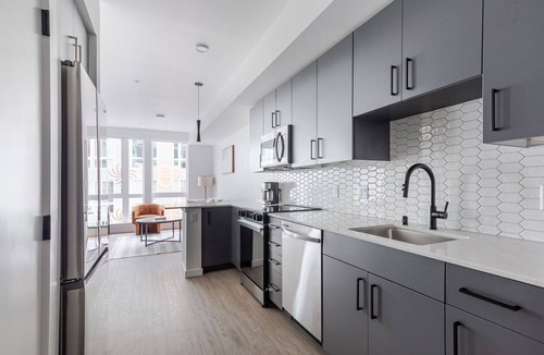 Redmond Apartment | Blueground | Redmond, pool & AC, nr park