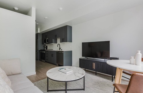 Redmond Apartment | Blueground | Redmond, pool & AC, nr park