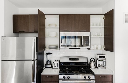 Near North Side Apartment | Blueground | River North, pool & w/d, nr Mile