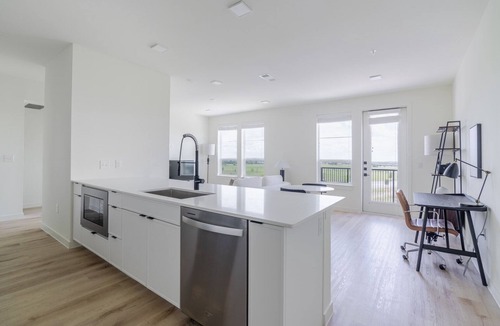 Round Rock Apartment | Blueground | Round Rock, pool, nr Chisholm Trail