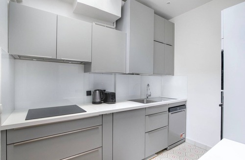 Saint-Thomas-d'Aquin Apartment | Blueground | Saint Germain des Pré, nr Seine