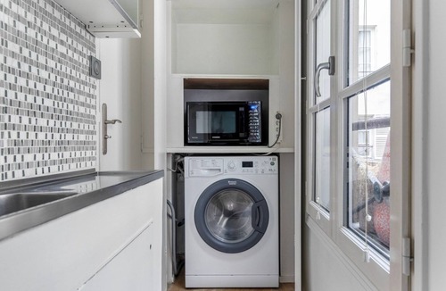 6th Arrondissement Apartment | Blueground | Saint Germain des Prés, nr notre dame