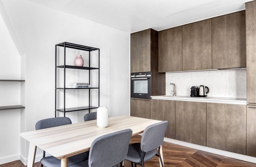 Gaillon Apartment | Blueground | Saint-Honoré, nr Rue de Rivoli