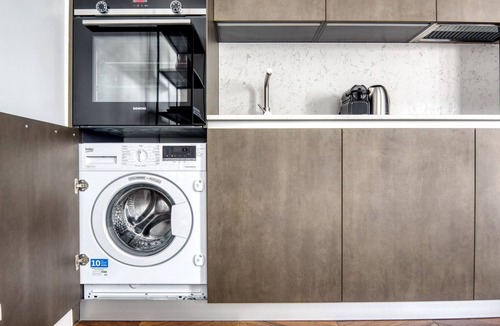 Gaillon Apartment | Blueground | Saint-Honoré, nr Rue de Rivoli