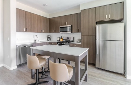 Santa Clara Apartment | Blueground | Santa Clara, pool, nr Central Park