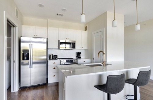 Scofield Farms Apartment | Blueground | Scofield Farms, pool, nr Walnut Creek Park