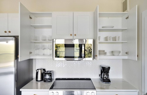 Scofield Farms Apartment | Blueground | Scofield Farms, pool, nr Walnut Creek Park