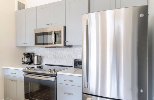 Scofield Farms Apartment | Blueground | Scofield Farms, pool, nr Walnut Creek