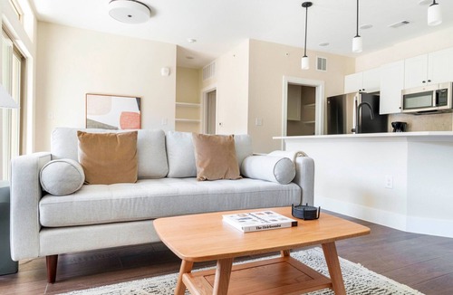 Scofield Farms Apartment | Blueground | Scofield Farms, pool, nr Walnut Creek Park