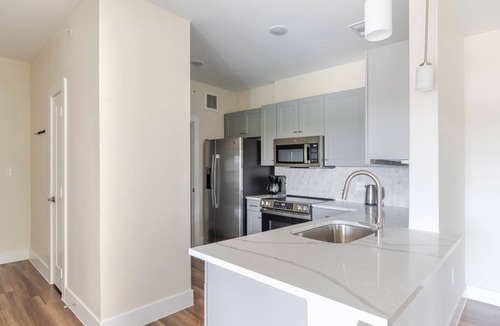 Scofield Farms Apartment | Blueground | Scofield Farms, pool, nr Walnut Creek Park