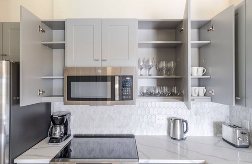 Scofield Farms Apartment | Blueground | Scofield Farms, pool, nr Walnut Creek Park