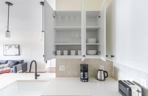 Scofield Farms Apartment | Blueground | Scofield Farms, pool, nr Walnut Creek Park