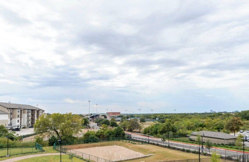 Scofield Farms Apartment | Blueground | Scofield Farms, pool, nr park