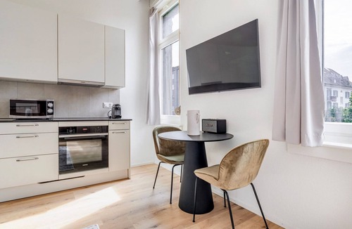 Seebach Apartment | Blueground | Seebach, washer, nr Zürich Zoo