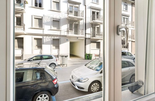 Seefeld Apartment | Blueground | Seefeld, balcony, nr Lake Zurich