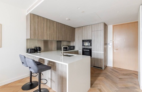 Shoreditch Apartment | Blueground | Shoreditch, pool, nr Barbican