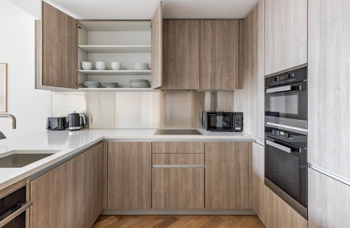 Shoreditch Apartment | Blueground | Shoreditch, pool, nr Barbican