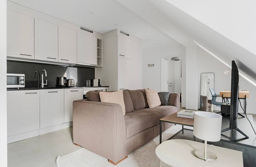 Sihlfeld Apartment | Blueground | Sihlfeld, washer/dryer, nr Zürich HB