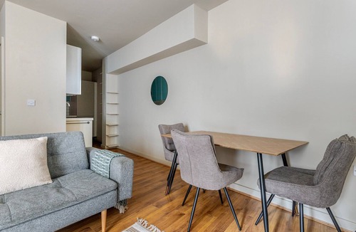 Spitalfields Apartment | Blueground | Spitalfields, terrace, nr St. Mary’s