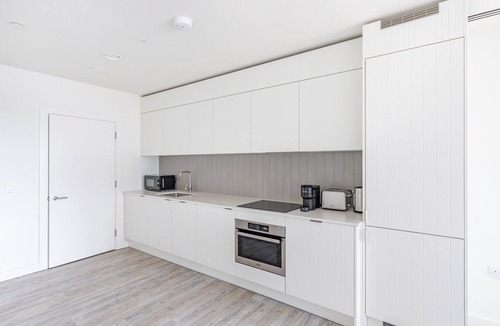 Stratford and New Town Apartment | Blueground | Stratford, rooftop, nr Olympic Park