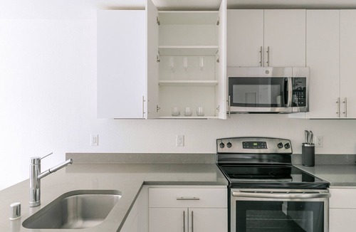 Sunnyvale Apartment | Blueground | Sunnyvale, jacuzzi, nr Park