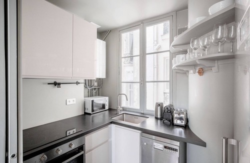 Ternes Apartment | Blueground | Ternes, nr restaurants & attractions