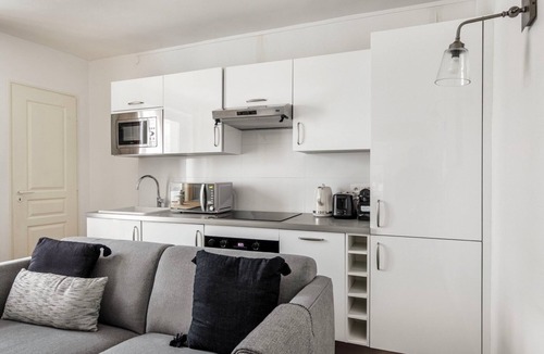 Chaillot Apartment | Blueground | Trocadéro, near Champs Elysées