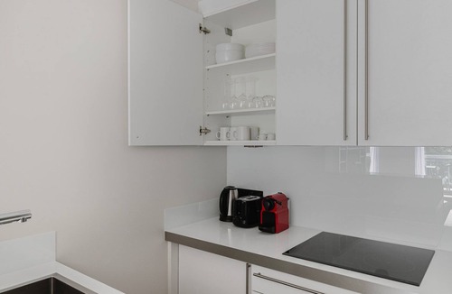 Porte-Dauphine Apartment | Blueground | Trocadero, elevator & w/d, nr Eiffel