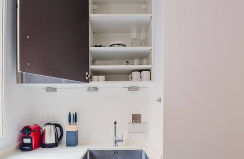 Porte-Dauphine Apartment | Blueground | Trocadero, elevator & w/d, nr Eiffel