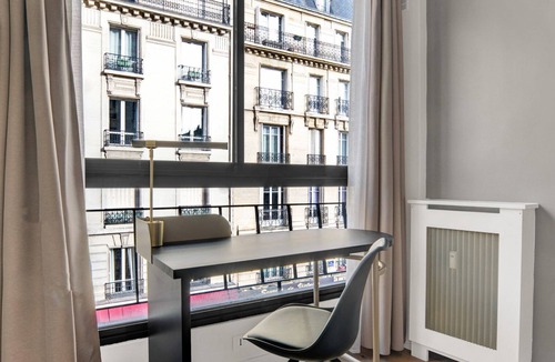 16th Arrondissement Apartment | Blueground | Trocadero, intercom, nr Champ de Mars