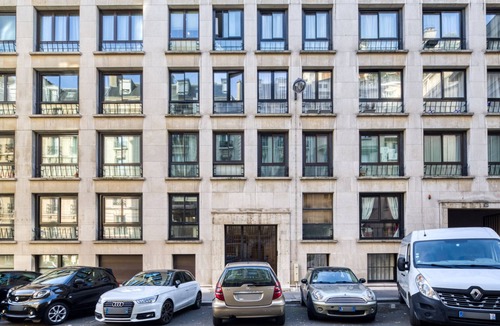 16th Arrondissement Apartment | Blueground | Trocadero, intercom, nr Champ de Mars