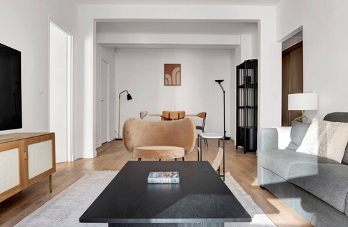 16th Arrondissement Apartment | Blueground | Trocadero, intercom, nr Champ de Mars
