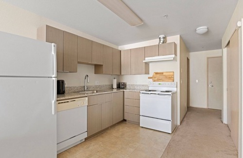 University District Apartment | Blueground | Univ Dist, pet area & elev, nr UW
