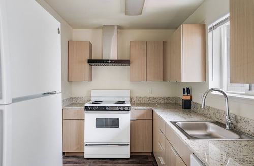 University District Apartment | Blueground | Univ Dist, pet area & elev, nr UW