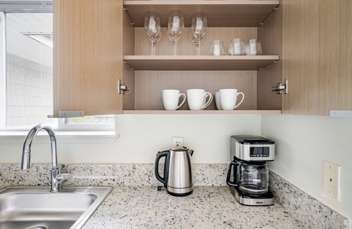 University District Apartment | Blueground | Univ Dist, pet area & elev, nr UW