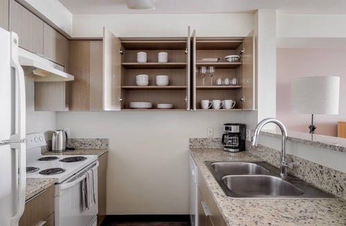 University District Apartment | Blueground | Univ Dist, pet area & elev, nr UW