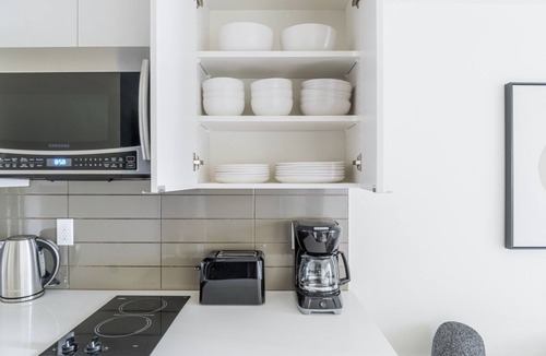 University District Apartment | Blueground | University Heights, rooftop, nr UW