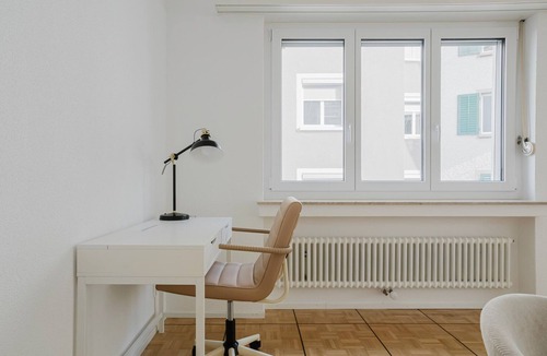District 6 Apartment | Blueground | Unterstrass, washer, close to food