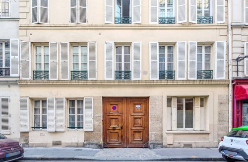 Quartier de l'Ecole-Militaire Apartment | Blueground | Vaneau, concierge, nr Le Bon Marché