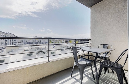 Marina del Rey Apartment | Blueground | Venice, pool & w/d, nr beach