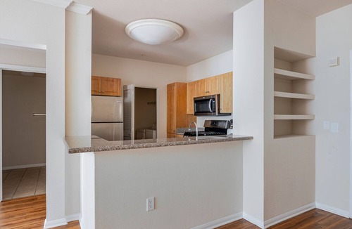 Marina del Rey Apartment | Blueground | Venice, pool & w/d, nr beach