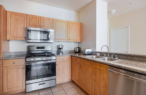 Marina del Rey Apartment | Blueground | Venice, pool & w/d, nr beach