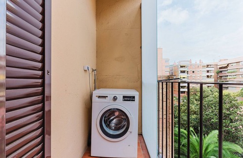 Les Tres Torres Apartment | Blueground | Vila de Gràcia 2bd apartment