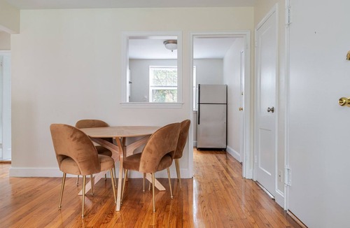 Central Square Apartment | Blueground | Ward Two, pool, nr Assembly Square