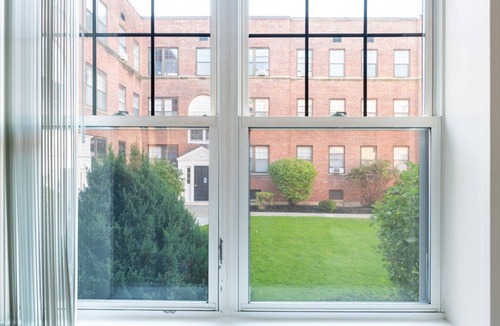 Central Square Apartment | Blueground | Ward Two, pool, nr Prospect Hill Park