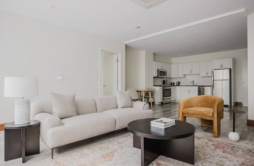 Waterfront Apartment | Blueground | Waterfront, view, nr Aquarium