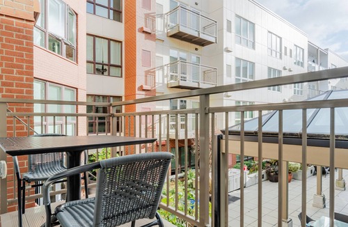 West Bellevue Apartment | Blueground | West Bellevue, balcony, nr Bellevue Park