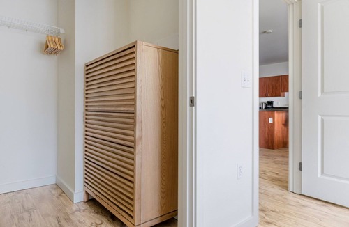 West Bellevue Apartment | Blueground | West Bellevue, rooftop, nr Bellevue Park