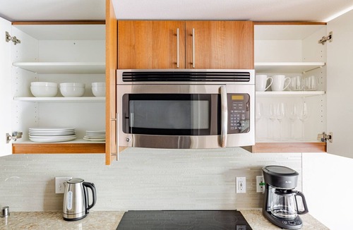 West Bellevue Apartment | Blueground | West Bellevue, w/d, nr park