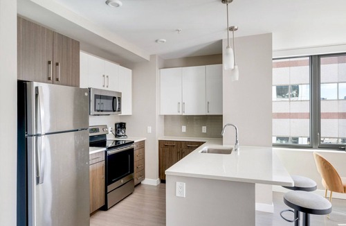 West End Apartment | Blueground | West End, rooftop, nr North End